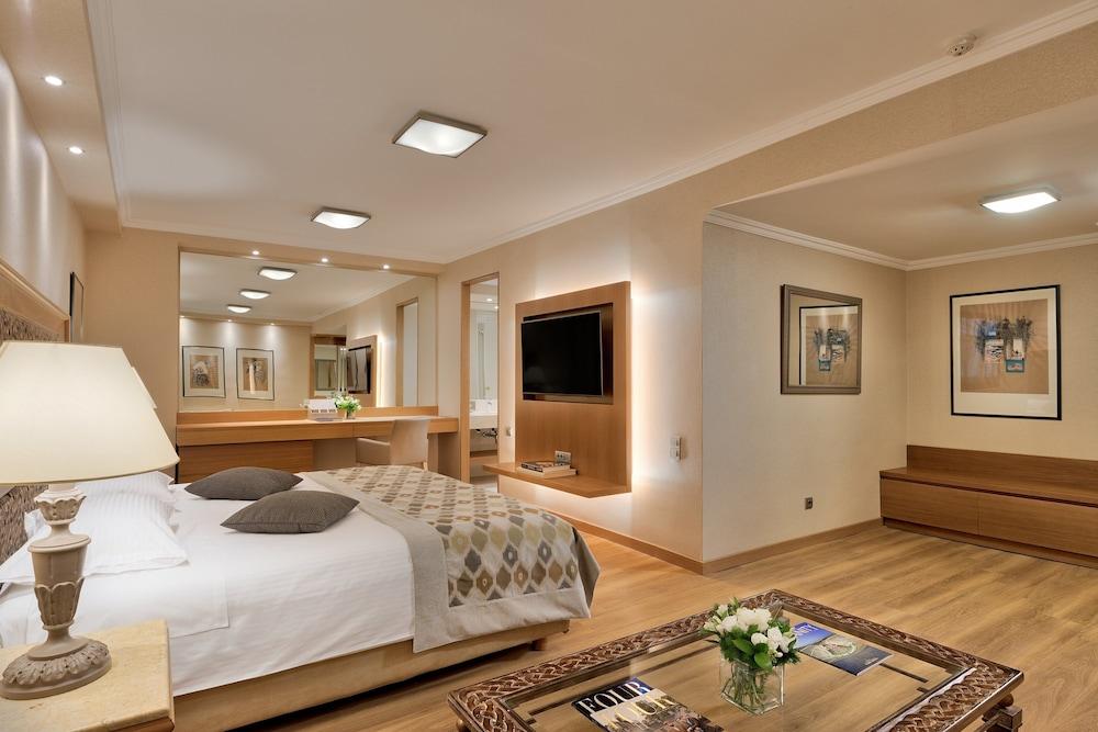 Divani Caravel Hotel
